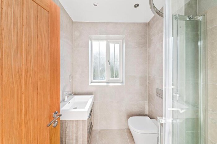 3 Bedroom Semi-Detached House For Sale In Woodland Court, Holmfirth, HD9