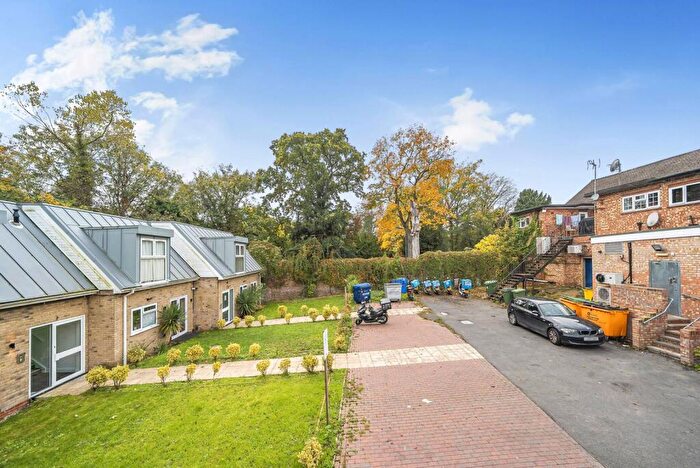 1 Bedroom Maisonette For Sale In Elm Park, Stanmore, HA7