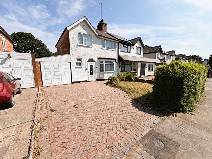 3 Bedroom Semi-Detached House To Rent In Union Road, Solihull, B90
