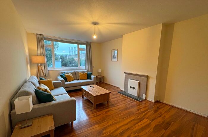 4 Bedroom Maisonette To Rent In Patmore Estate, Battersea Power Station, London, SW8