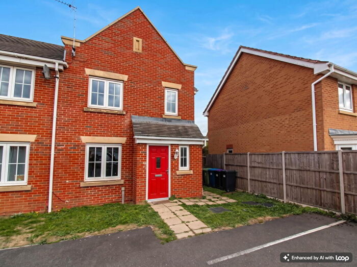 3 Bedroom Semi-Detached House For Sale In Sunningdale Way, Gainsborough, DN21