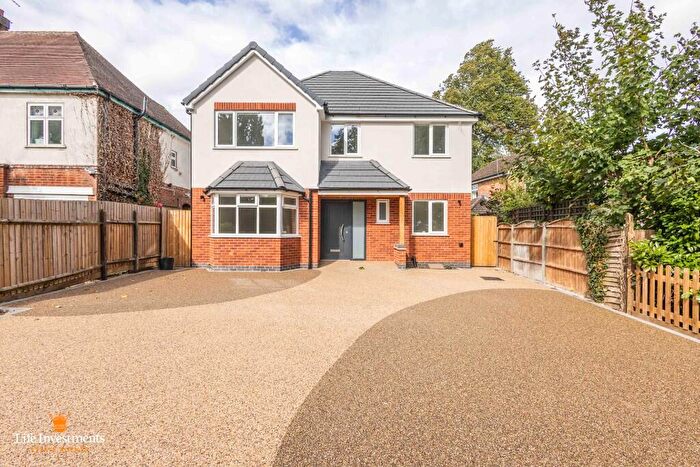 4 Bedroom Detached House For Sale In Bilton Road, Rugby, Warwickshire, CV22