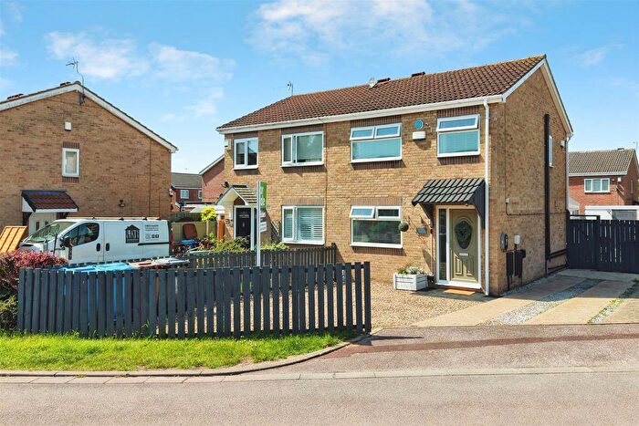 3 Bedroom Semi-Detached House For Sale In Brockton Close, Hull, HU3