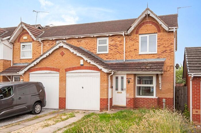 3 Bedroom Semi-Detached House To Rent In Harlequin Drive, Kingswood, Hull, East Riding Of Yorkshire, HU7