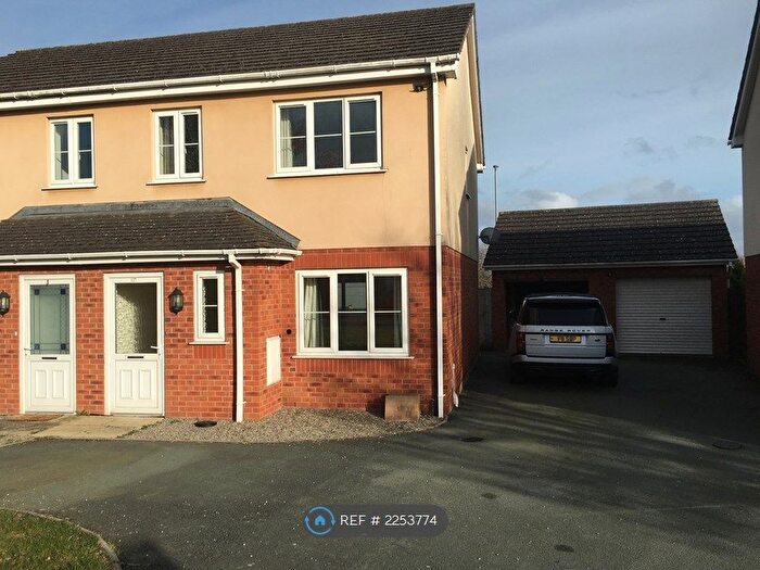 3 Bedroom Semi-Detached House To Rent In College Road, Oswestry, SY11