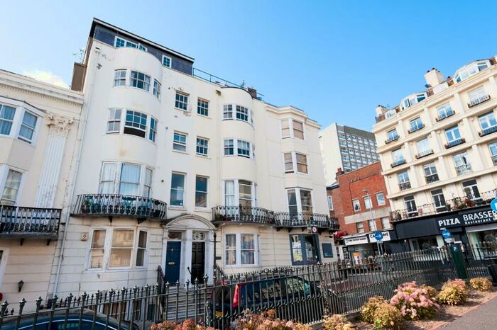 1 Bedroom Flat To Rent In New Steine, Brighton, East Sussex, BN2