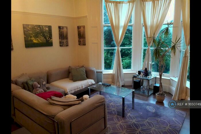 1 Bedroom Flat To Rent In Queens Road, Weston Super Mare, BS23