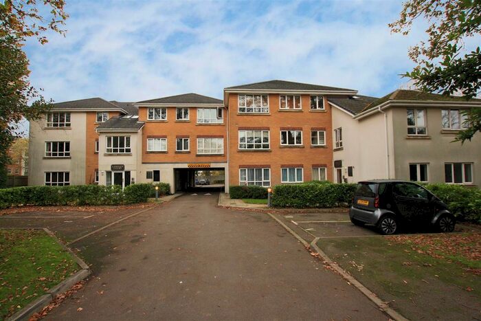 2 Bedroom Flat To Rent In North Road, Crawley, West Sussex., RH10