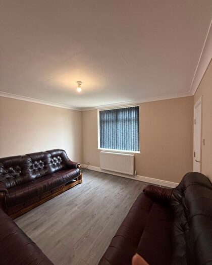 6 Bedroom Terraced House To Rent In Warren Lane, Oldham, OL8