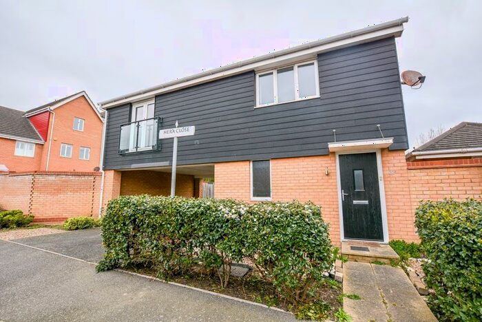 2 Bedroom Flat To Rent In Hera Close, Southend-On-Sea, SS2