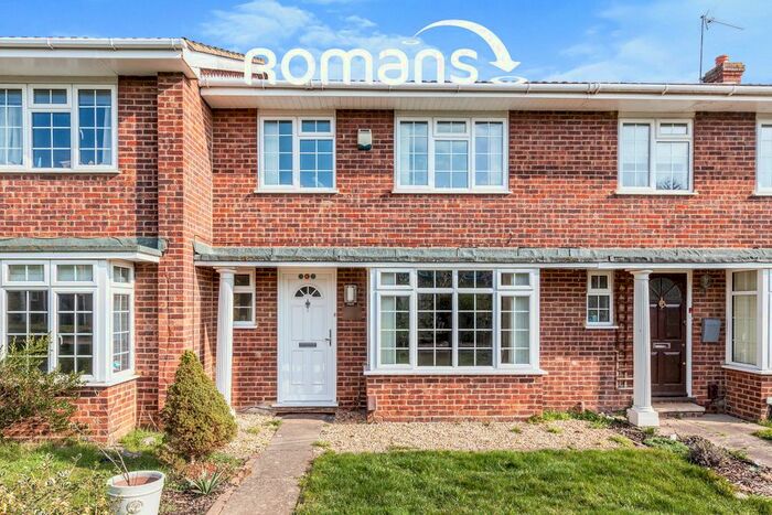 3 Bedroom Terraced House To Rent In Lyneham Gardens, Maidenhead, SL6