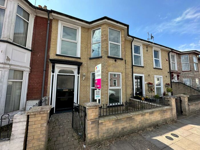 4 Bedroom House To Rent In Crown Road, Great Yarmouth, NR30