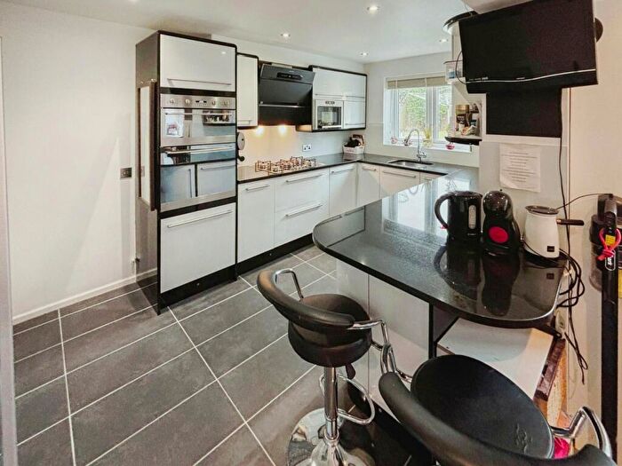 4 Bedroom Detached House For Sale In Balfour Drive, Calcot, Reading, RG31