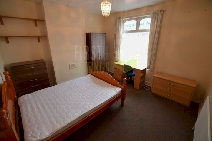 2 Bedroom Terraced House To Rent In Wordsworth Road, Clarendon Park, LE2