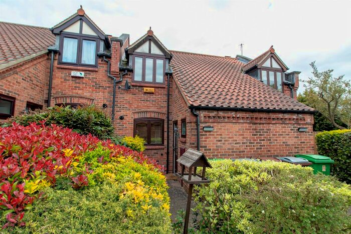 2 Bedroom Mews For Sale In Old Lodge Drive, Sherwood, Nottingham, NG5
