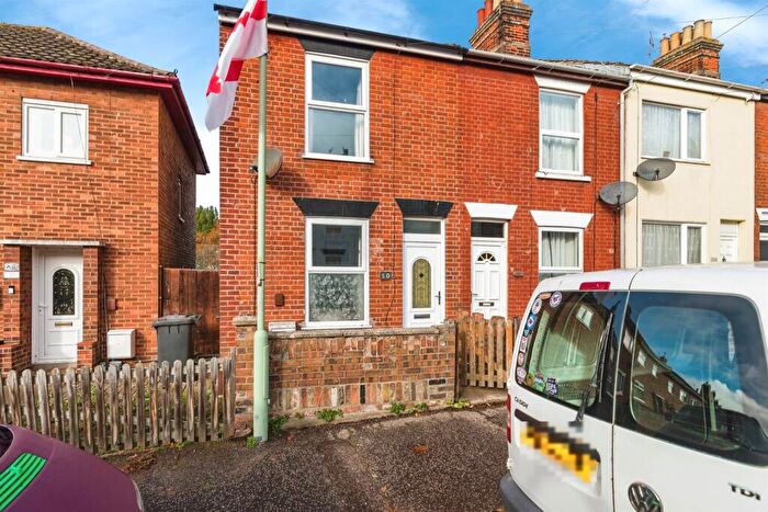 3 Bedroom Terraced House For Sale In May Road, Lowestoft, NR32