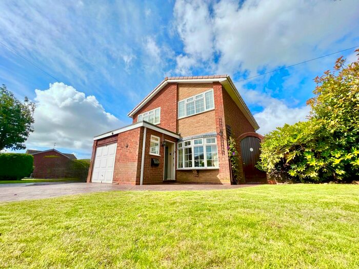 4 Bedroom Detached House For Sale In Windsor Road, Pattingham, Wolverhampton, WV6