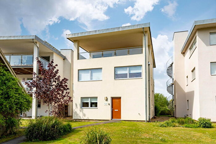 6 Bedroom Detached House For Sale In Howells Mere, The Lower Mill Estate, GL7