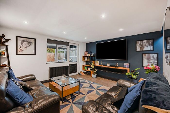 1 Bedroom Flat For Sale In Durley Park, Bath, BA2