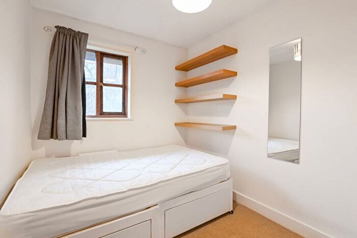 2 Bedroom Flat To Rent In Penny Mews, Balham, London, SW12