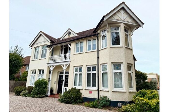 2 Bedroom Flat To Rent In Crowstone Road, Westcliff-on-Sea, Southend-on-Sea, SS0