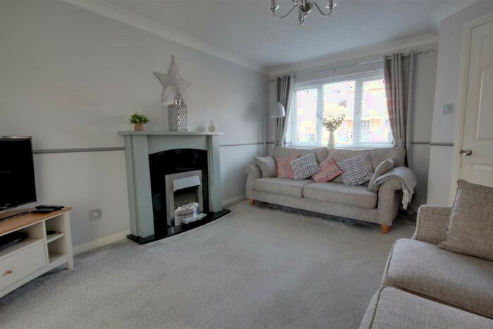 3 Bedroom Semi-Detached House For Sale In Inglefield Close, Beverley, HU17