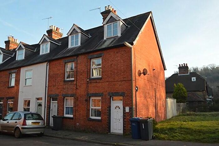 3 Bedroom Town House For Sale In Bedroom Town House House In Godalming, GU7