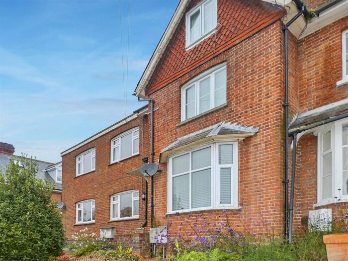 1 Bedroom Flat To Rent In Golden Square, Tenterden, TN30
