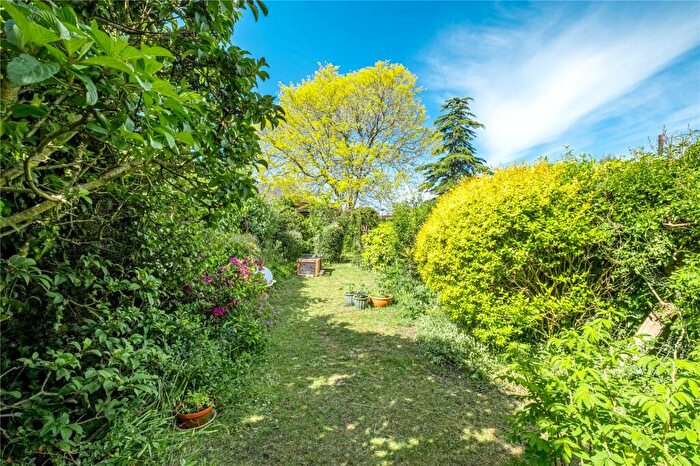 3 Bedroom Terraced House For Sale In Wareham, Dorset, BH20 - Photo 2