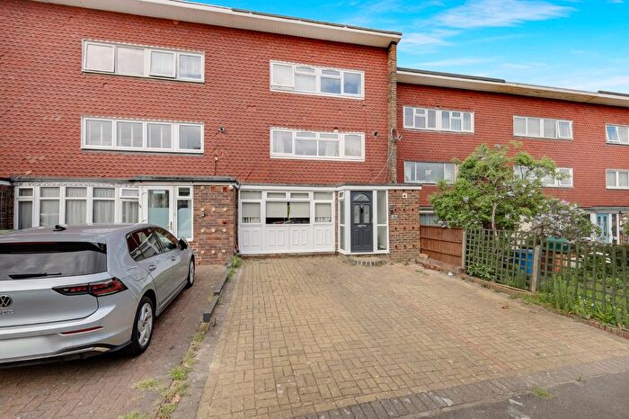 5 Bedroom Town House For Sale In Ardleigh, Basildon, Essex, SS16