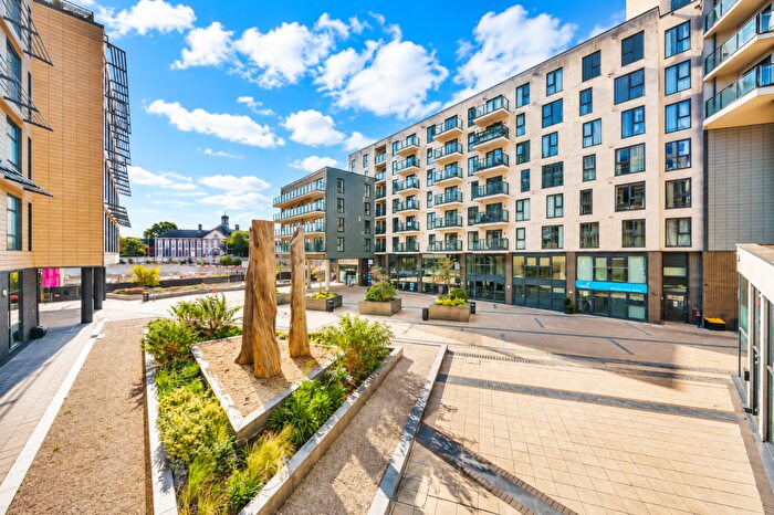 2 Bedroom Flat To Rent In Woking, GU22