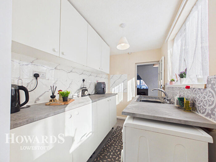 3 Bedroom End Of Terrace House For Sale In Clapham Road North, Lowestoft, NR32