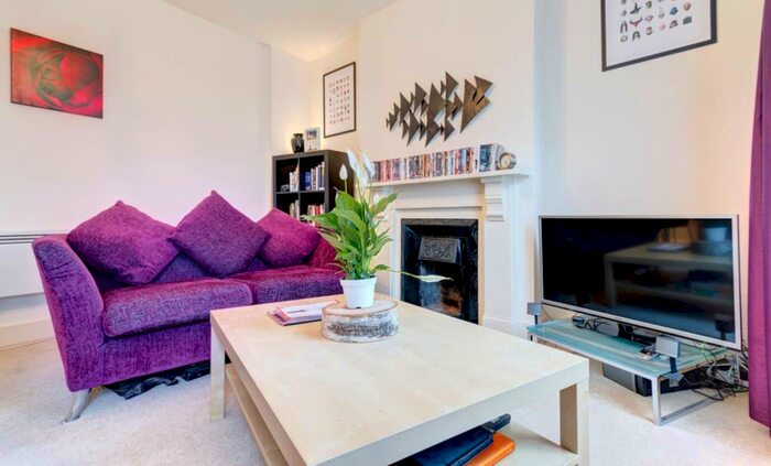 2 Bedroom Apartment To Rent In Park Road, Crouch End, London, N8