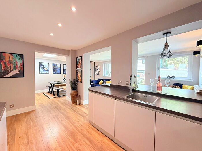 4 Bedroom Semi-detached House For Sale In Glengarry Crescent, Falkirk, FK1