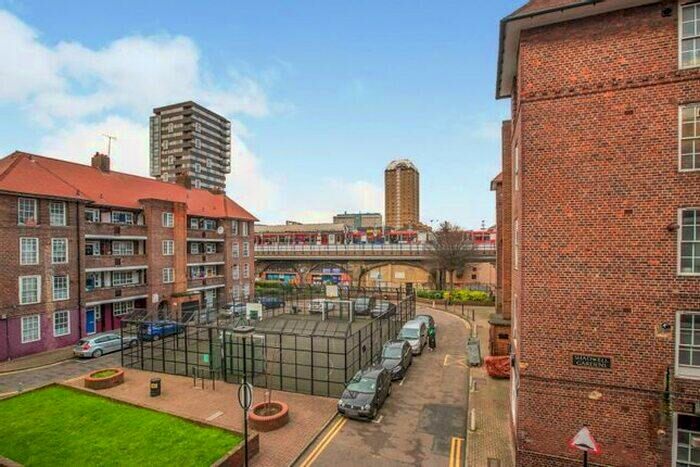 3 Bedroom Flat To Rent In Shadwell Garden, Shadwell Basin, Shadwell, Wapping, London, E1