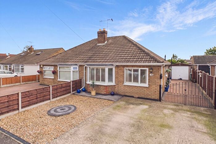 2 Bedroom Semi-detached Bungalow For Sale In Elma Grove, York, YO30