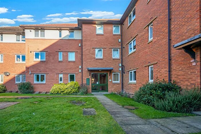 2 Bedroom Flat For Sale In Haven Gardens, Darlington, DL1