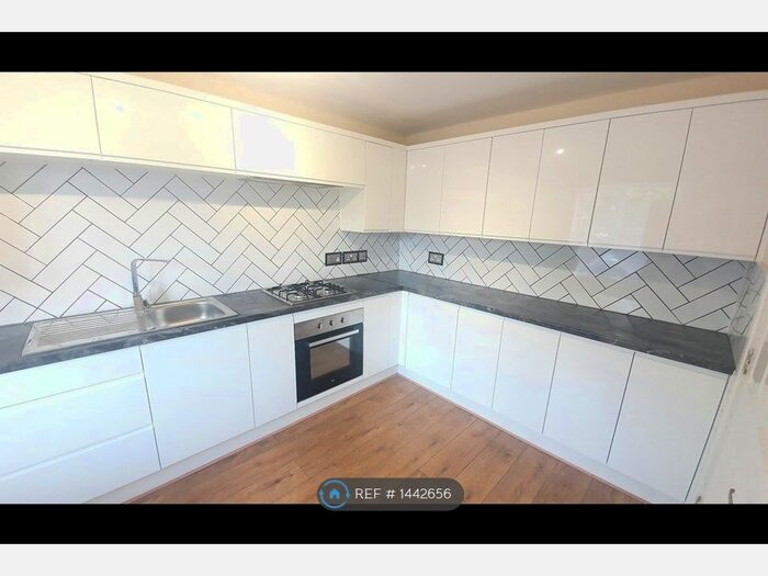 3 Bedroom Terraced House To Rent In Dagenham, Essex, RM9