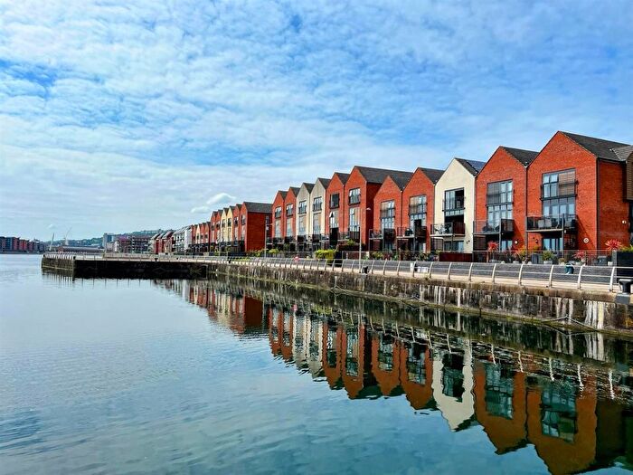 5 Bedroom Town House For Sale In Yr Hafan, Marina, Swansea, SA1