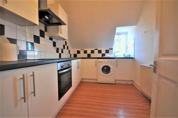 2 Bedroom Flat To Rent In St. Albans Road, Watford WD24