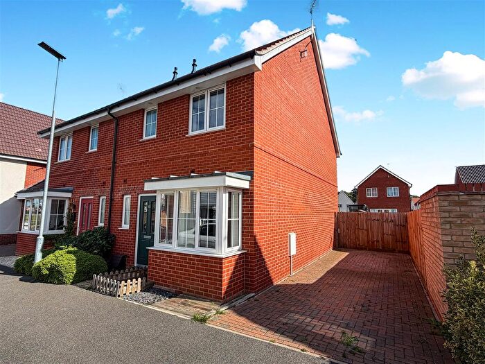 3 Bedroom Semi-detached House For Sale In Myrtle Lane, Red Lodge, IP28