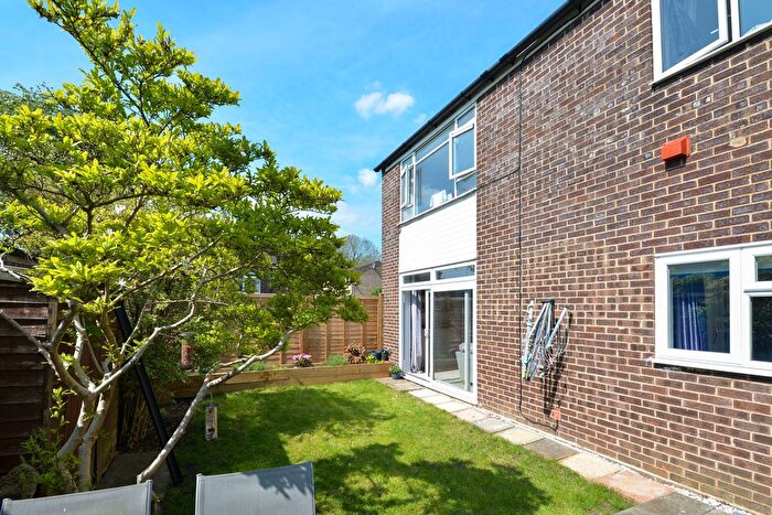 2 Bedroom Flat For Sale In Elmswood, Bookham, KT23