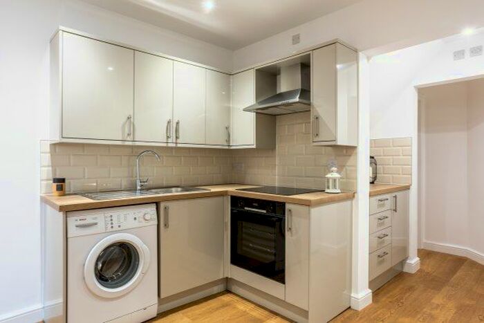 1 Bedroom Flat To Rent In Station Lane, Pontefract, WF7