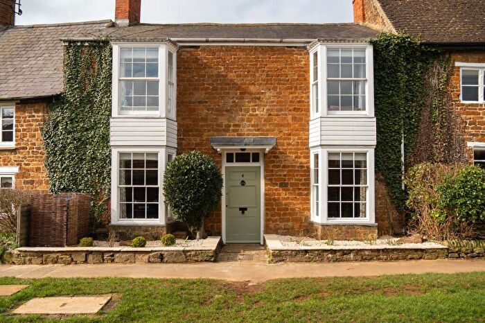 3 Bedroom Character Property For Sale In Croft Lane, Adderbury, OX17