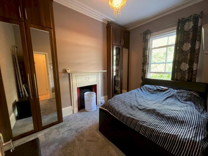 1 Bedroom Flat To Rent In Hammersmith Grove, Hammersmith, London, W6