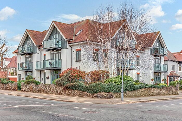 2 Bedroom Flat For Sale In Burges Road, Thorpe Bay, SS1