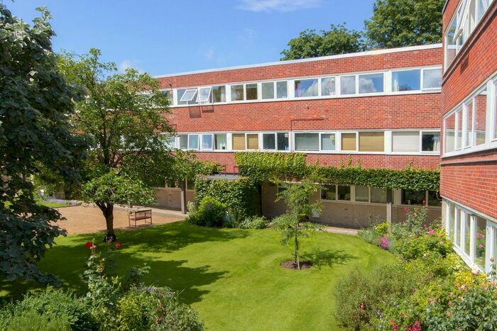 3 Bedroom Flat To Rent In Gilmerton Court, Trumpington, Cambridge, CB2