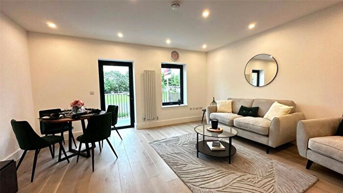 2 Bedroom Apartment To Rent In Croydon Road, Caterham, Surrey, CR3