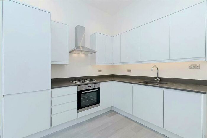 2 Bedroom Flat To Rent In Finborough, Chelsea, London, SW10