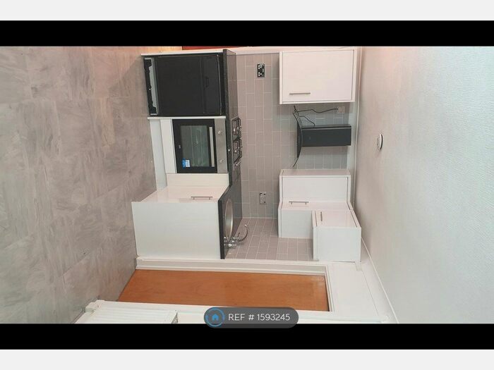 2 Bedroom Flat To Rent In Druidstone Road, Cardiff, CF3